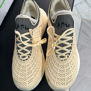 NIB APL unisex tech loom zipline vanilla/midnight